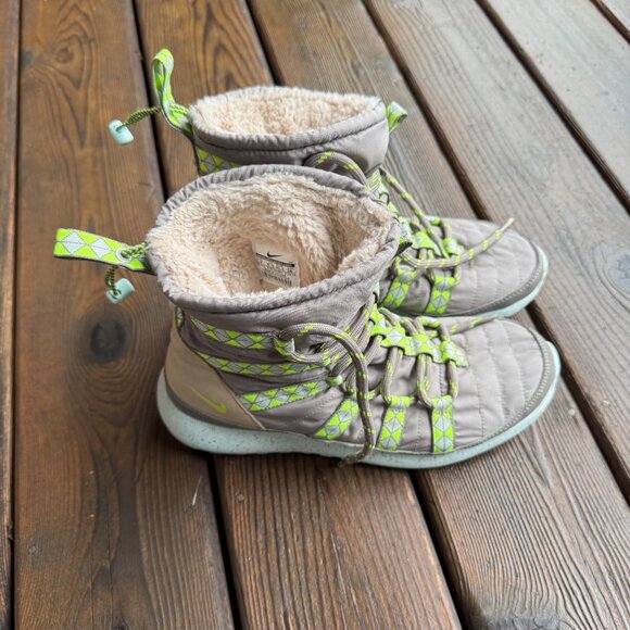 NIKE Roshe Run Hi Sneakerboot Gray/Lime Shoes in Women's 9 - 616724-001 - Picture 2 of 13
